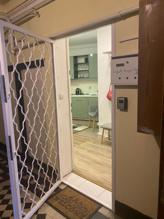 Tatra Apartment By The Danube Fully Accessible Budapest Exteriör bild