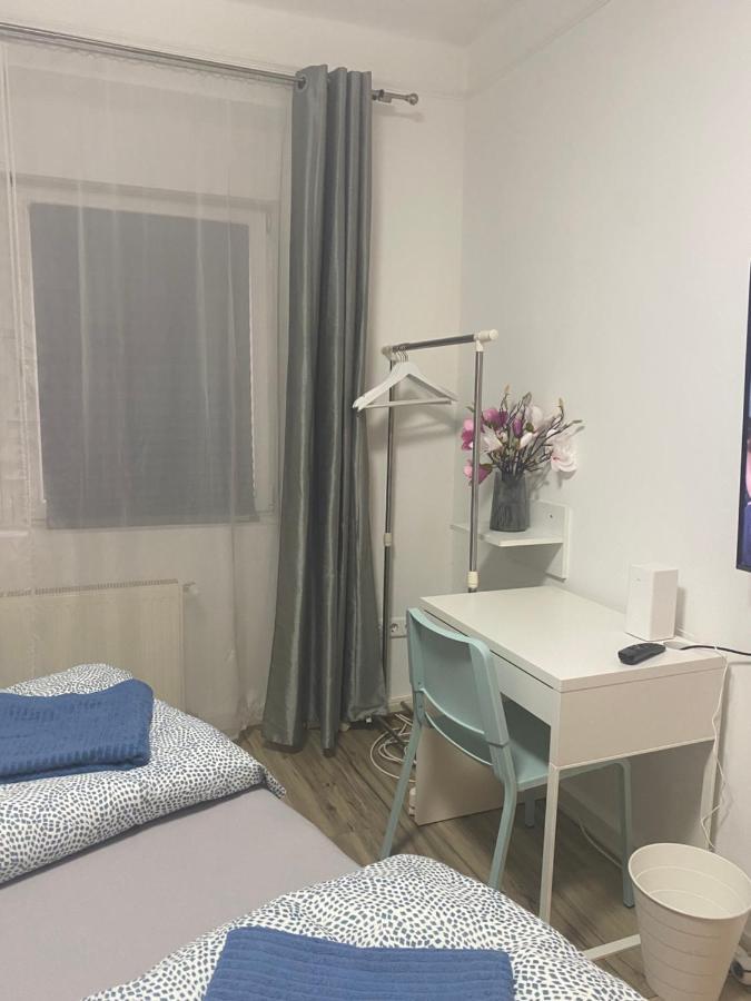 Tatra Apartment By The Danube Fully Accessible Budapest Exteriör bild